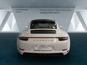 Porsche 911 Carrera 4 GTS