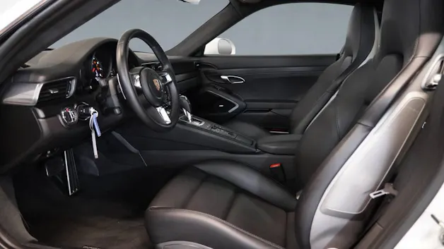 Porsche 911 Carrera 4 GTS