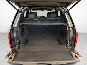 Vehicle image LAND ROVER Range Rover 4.4 V8 SV