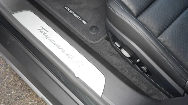 Porsche Taycan 4S Cross Turismo