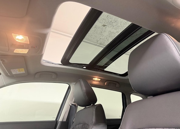 Vehicle image 4 Vehicle image 4