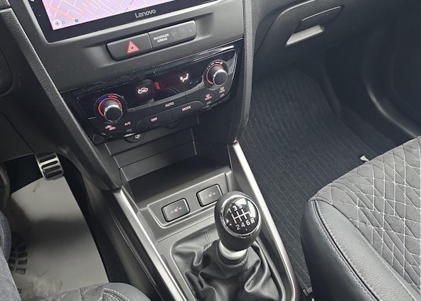 Vehicle image 13 Vehicle image 13