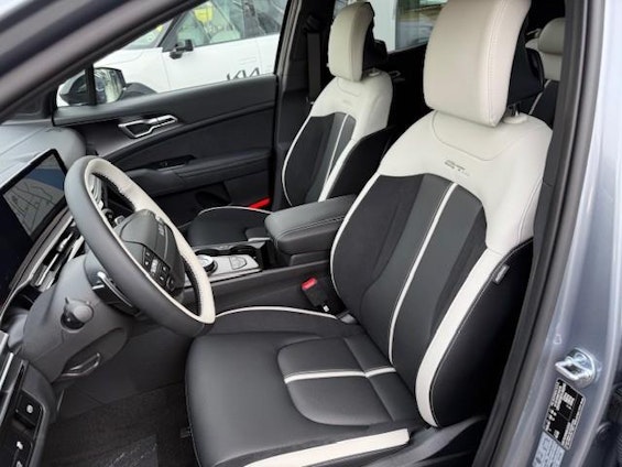 Vehicle image 5 Vehicle image 5