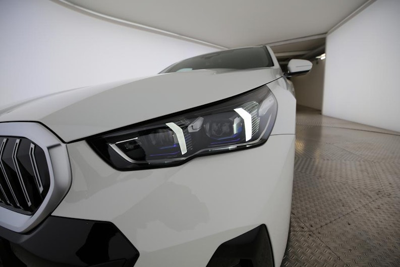 Vehicle image BMW 5 SERIES