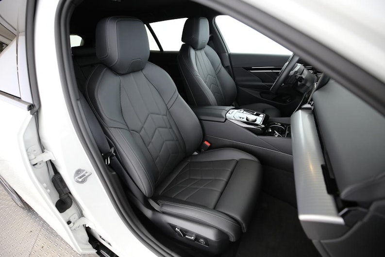 Vehicle image BMW 5 SERIES