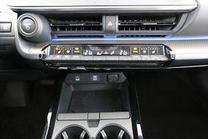 Vehicle image TOYOTA Prius 2.0 Plug-In-Hybrid Premium