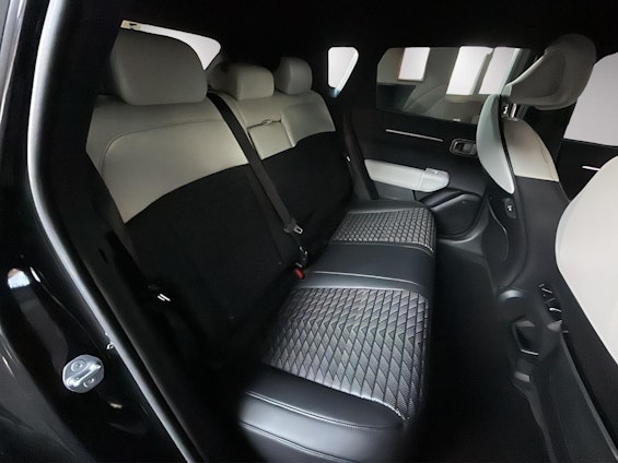 Vehicle image 19 Vehicle image 19