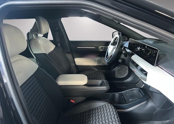 Vehicle image 18 Vehicle image 18