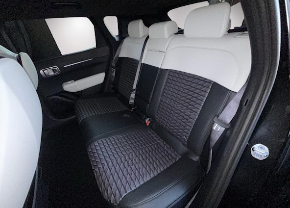 Vehicle image 15 Vehicle image 15