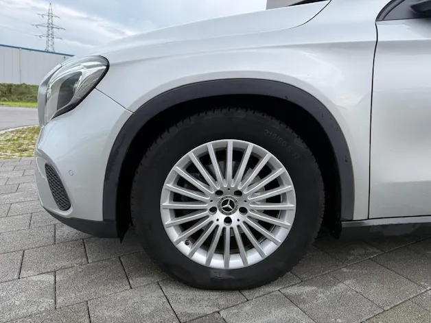 Mercedes-Benz GLA 200 d Swiss Star 4m