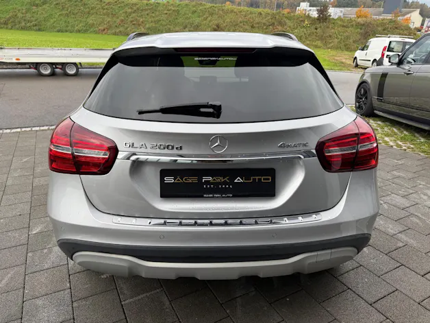 Mercedes-Benz GLA 200 d Swiss Star 4m