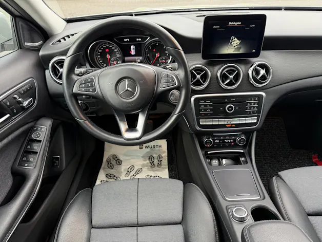 Mercedes-Benz GLA 200 d Swiss Star 4m