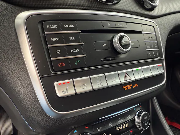Mercedes-Benz GLA 200 d Swiss Star 4m