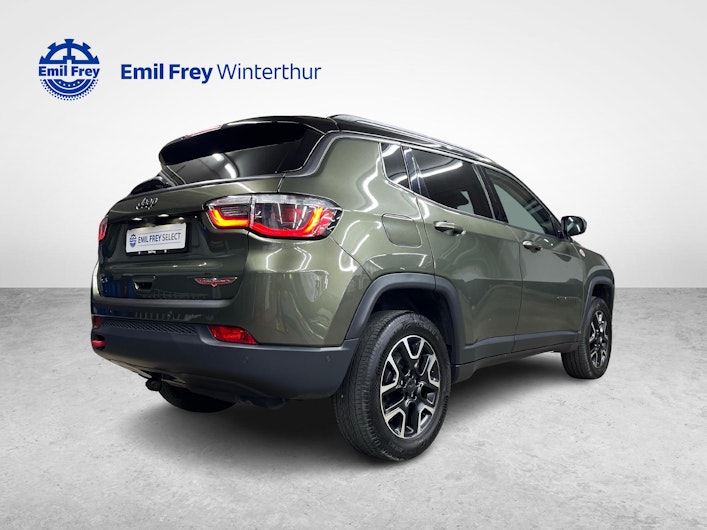 Vehicle image JEEP COMPASS