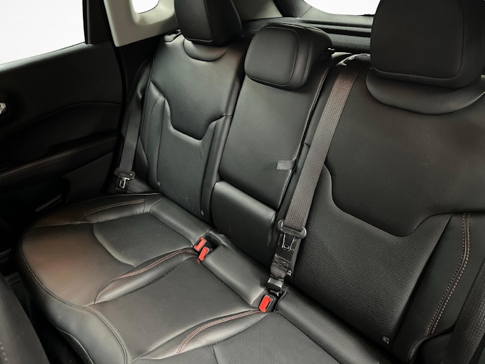 Vehicle image JEEP COMPASS