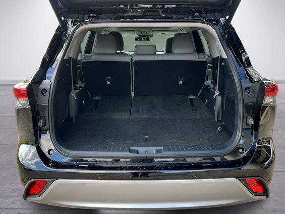 Vehicle image 5 Vehicle image 5