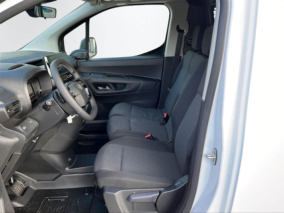 Vehicle image 11 Vehicle image 11