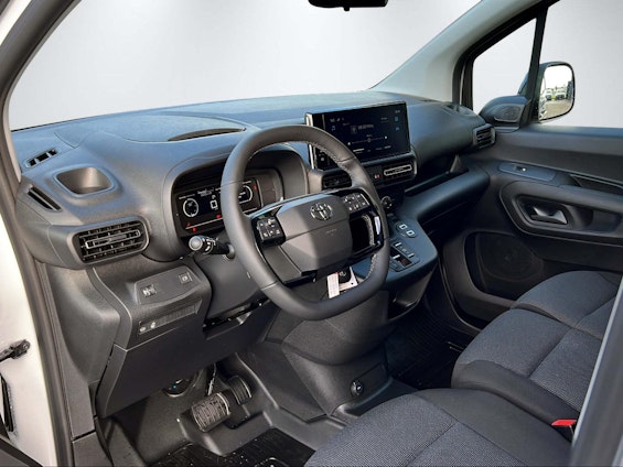 Vehicle image 13 Vehicle image 13