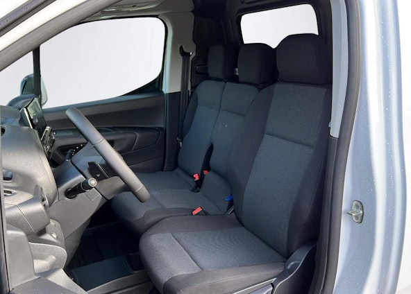 Vehicle image 14 Vehicle image 14