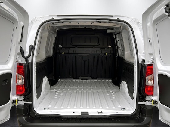 Vehicle image 5 Vehicle image 5