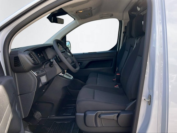 Vehicle image 10 Vehicle image 10