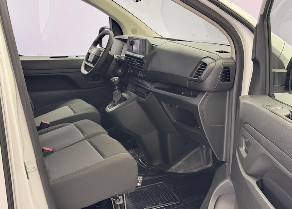 Vehicle image 6 Vehicle image 6