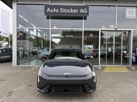 First vehicle image First vehicle image