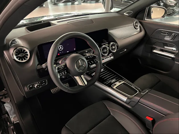 Mercedes-Benz GLA 250 Swiss Star AMG Line 4matic