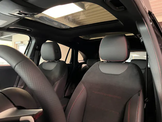 Mercedes-Benz GLA 250 Swiss Star AMG Line 4matic
