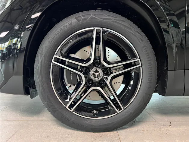 Mercedes-Benz GLA 250 Swiss Star AMG Line 4matic