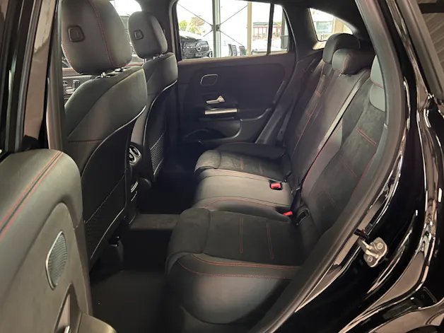 Mercedes-Benz GLA 250 Swiss Star AMG Line 4matic