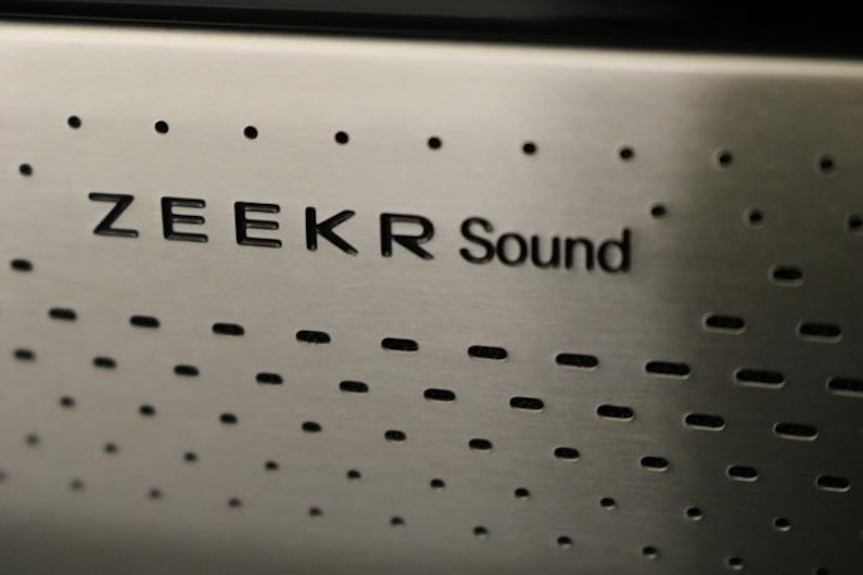 Vehicle image ZEEKR X