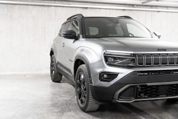 Vehicle image JEEP Avenger 1.2 MHEV Overland 4xe