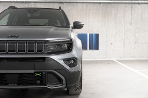 Vehicle image JEEP Avenger 1.2 MHEV Overland 4xe