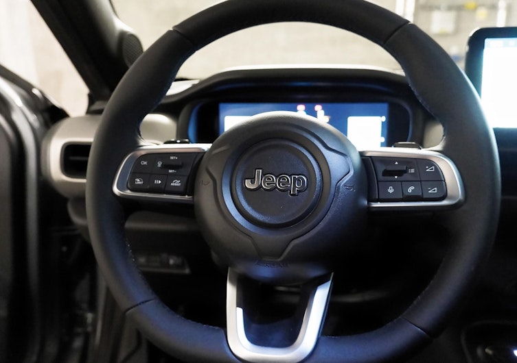 Vehicle image JEEP AVENGER