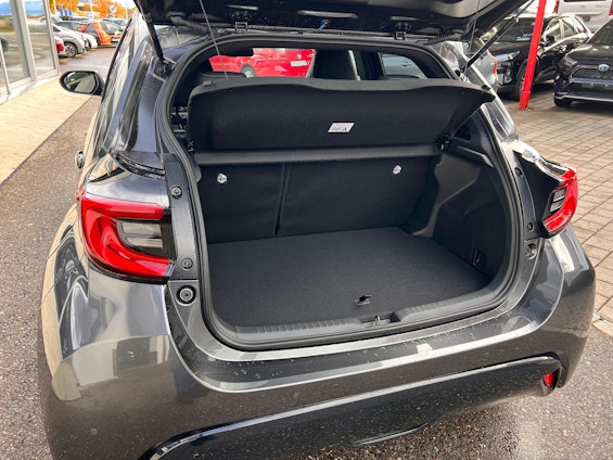 Vehicle image 6 Vehicle image 6