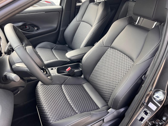 Vehicle image 9 Vehicle image 9