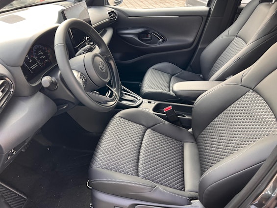 Vehicle image 8 Vehicle image 8