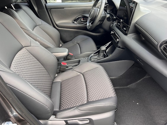 Vehicle image 12 Vehicle image 12