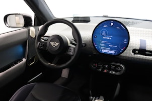 Vehicle image MINI J01 Cooper SE