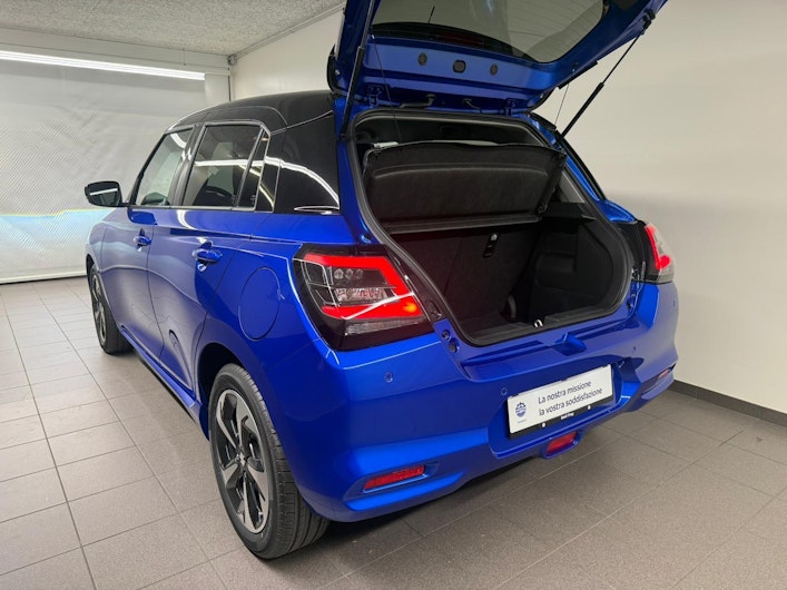 Vehicle image SUZUKI SWIFT