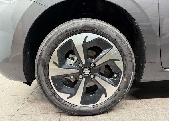 Vehicle image 10 Vehicle image 10