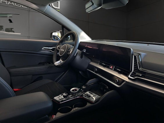 Vehicle image 8 Vehicle image 8