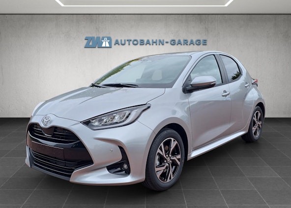 First vehicle image First vehicle image