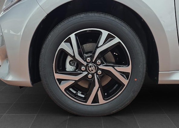 Vehicle image 14 Vehicle image 14