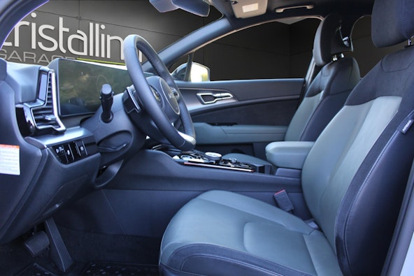 Vehicle image 6 Vehicle image 6