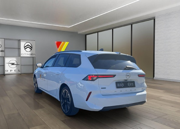 Vehicle image 4 Vehicle image 4