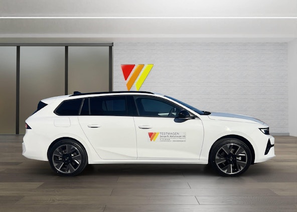 First vehicle image First vehicle image