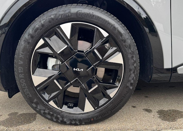 Vehicle image 4 Vehicle image 4