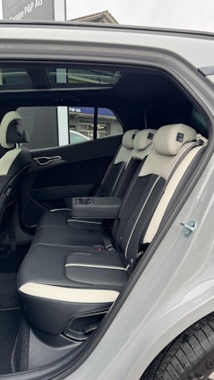 Vehicle image 12 Vehicle image 12